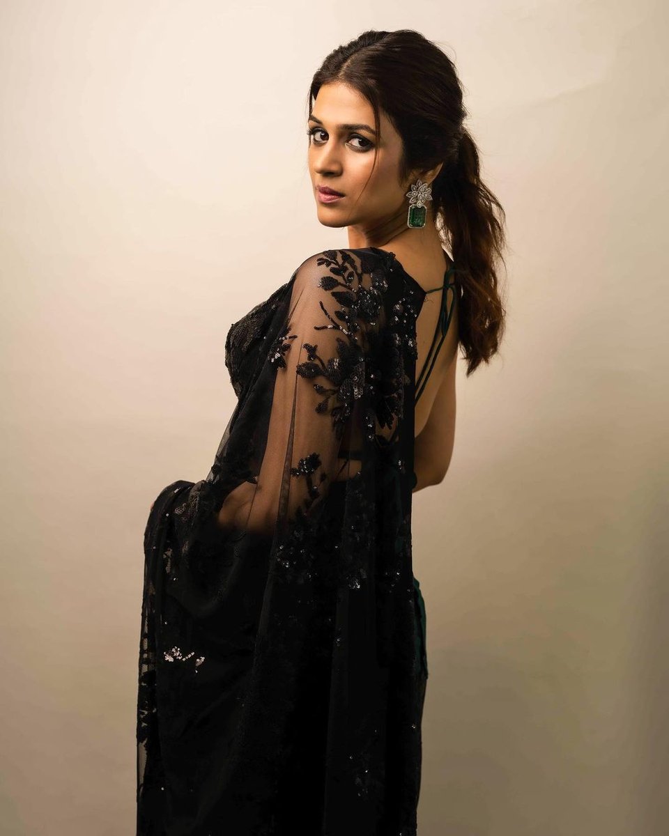 Bollywood Designer Black Saree DF-3227 Design 2