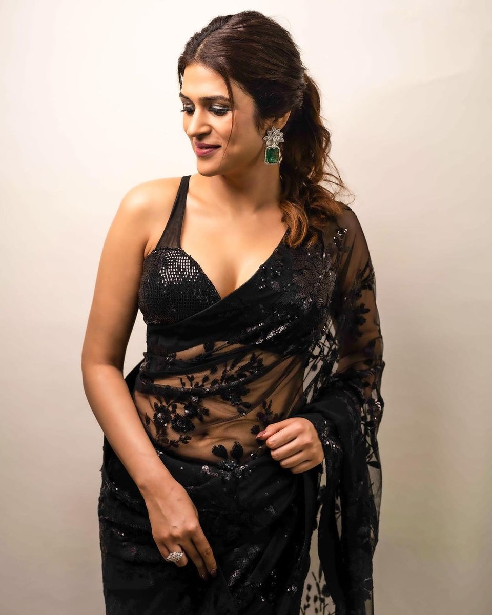 Bollywood Designer Black Saree DF-3227 Design 1